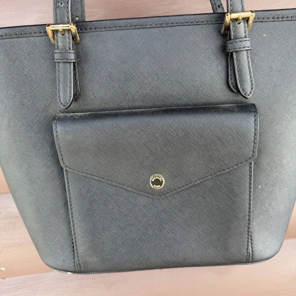 Michael Kors it black